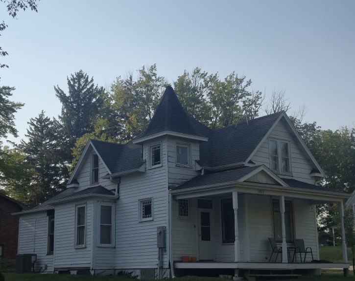 1015 E Third St - 01