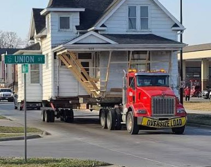 1015 E Third St House Move 01